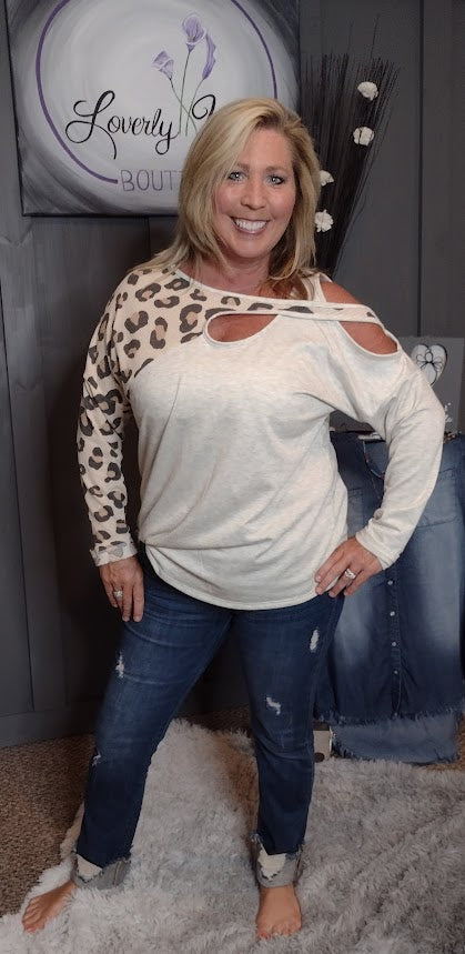 Allison. Leopard One Shoulder Top